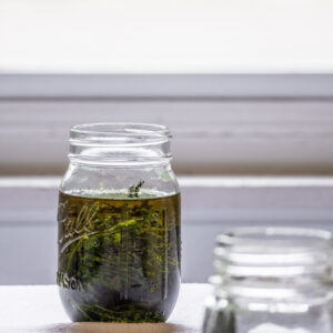 How to make yarrow infused oil